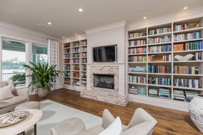 White Living room bookshelves with adjustable shelving